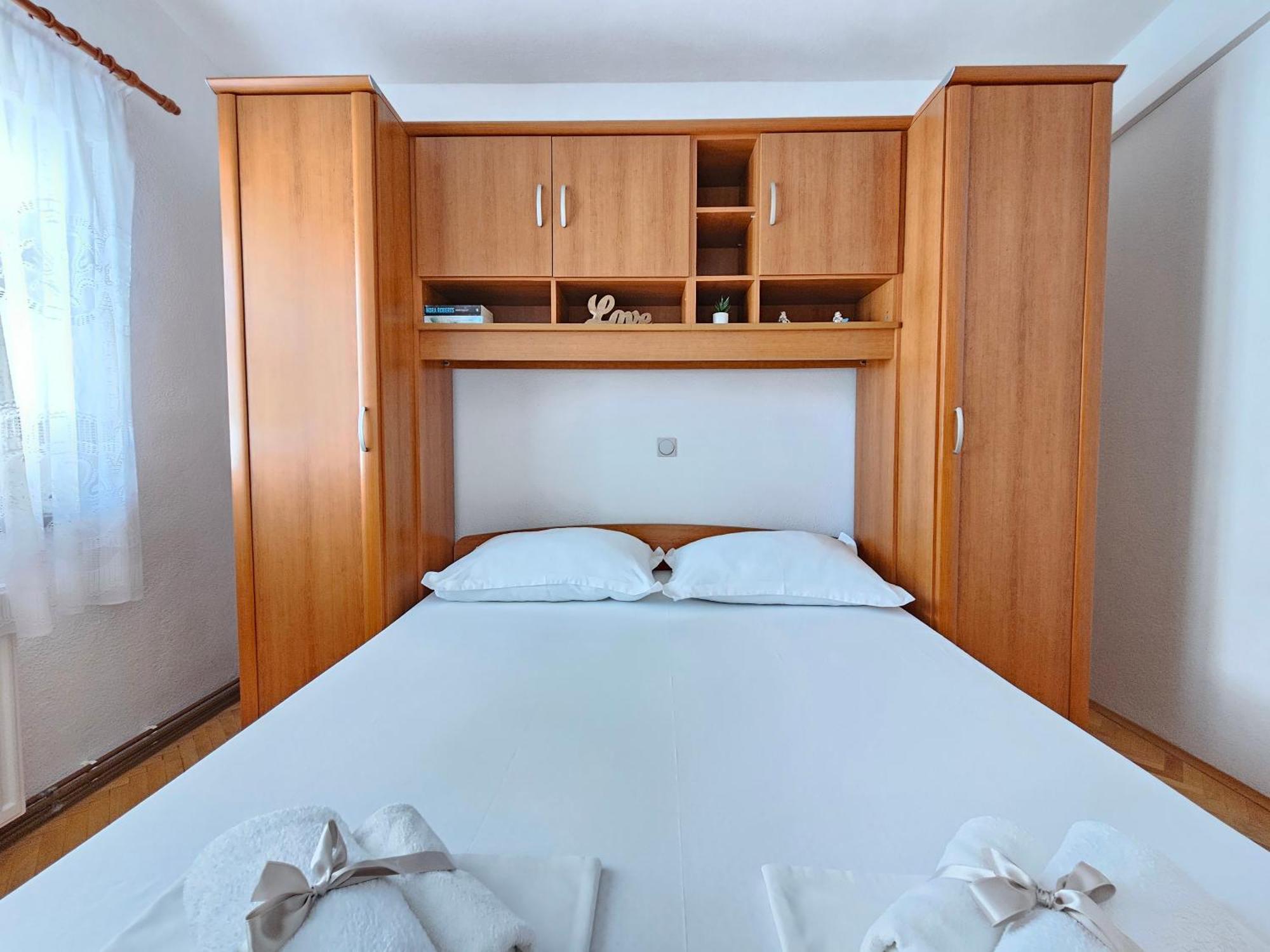 Apartments Brkulj Makarska Ngoại thất bức ảnh