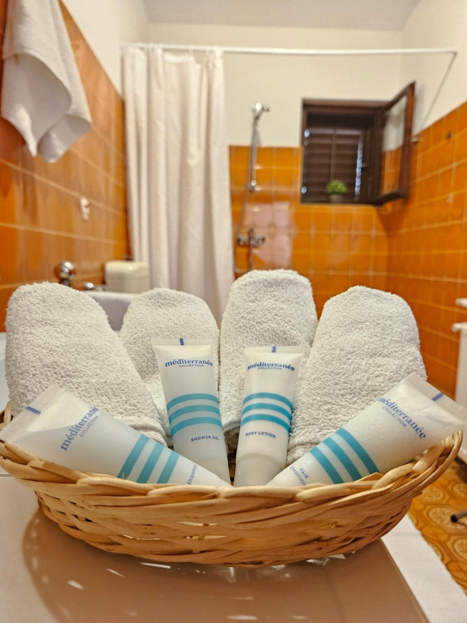 Apartments Brkulj Makarska Ngoại thất bức ảnh