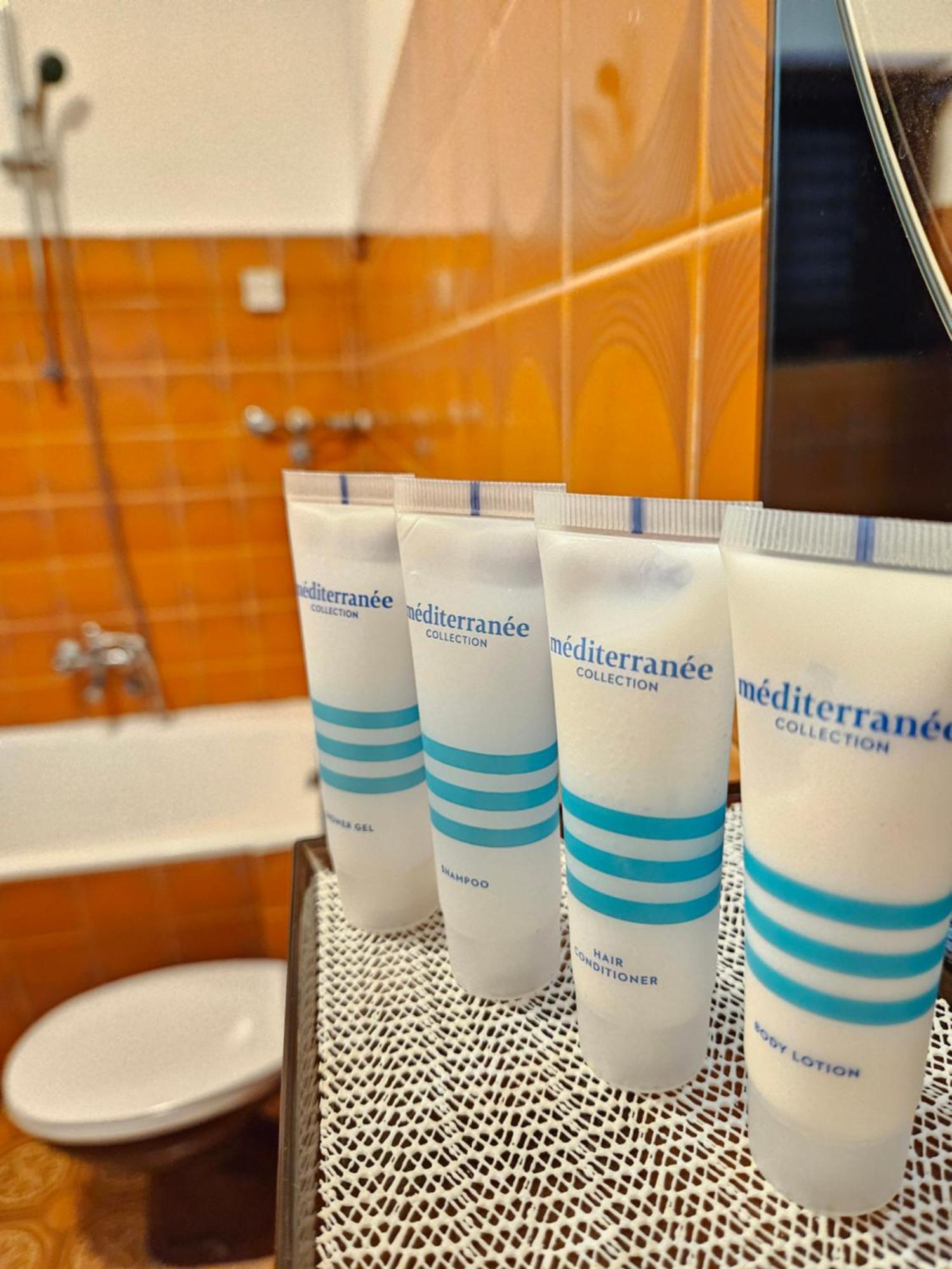 Apartments Brkulj Makarska Ngoại thất bức ảnh